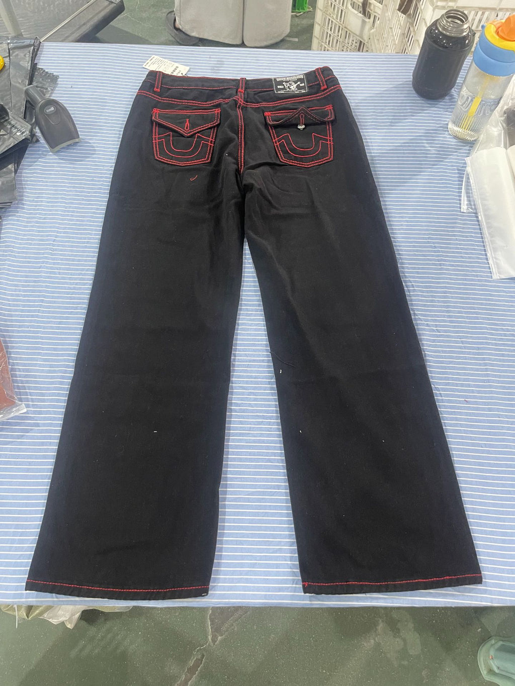 True Religion White Contrast Stitch Horseshoe Straight Jeans Men Y2K