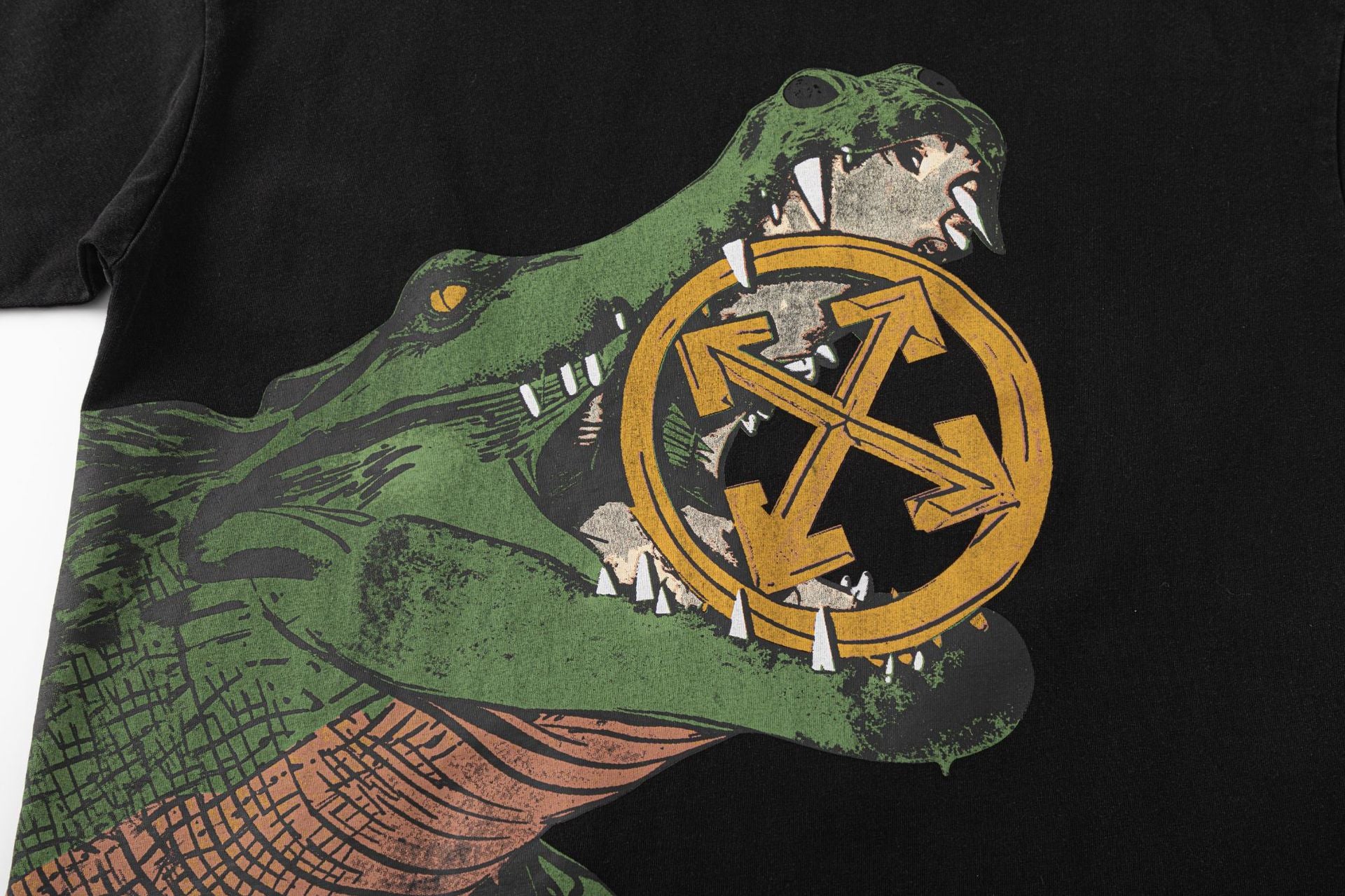 Off-White Crocodile Arrow Pattern Crew Neck Short Sleeve T Shirt Unisex