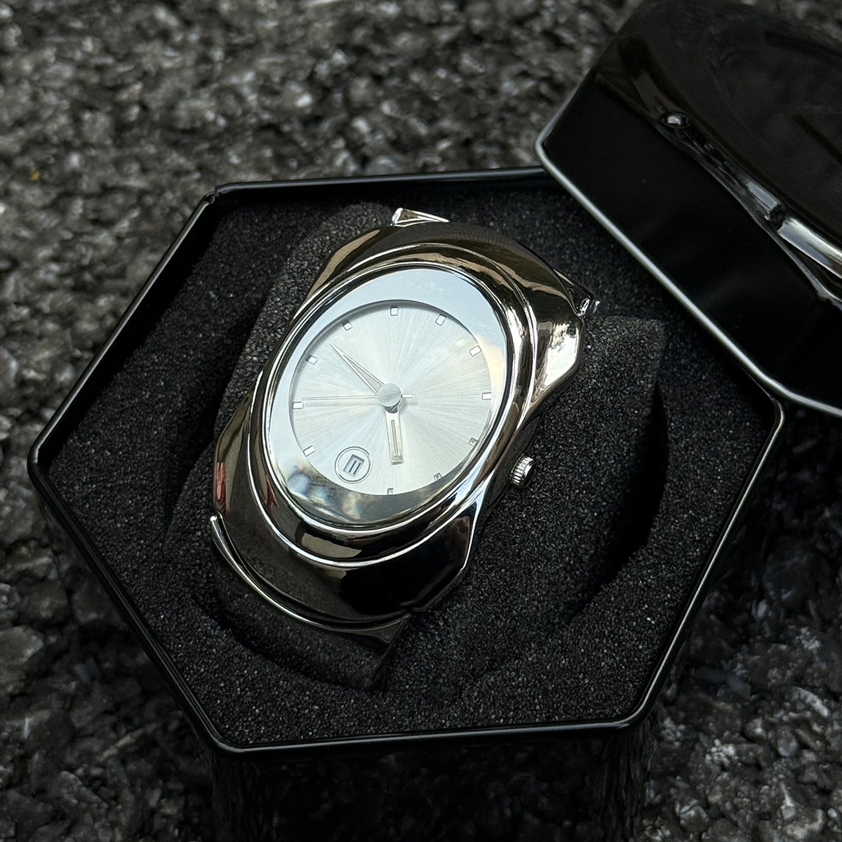 Y2K Irregular Oval Quartz Wrist Watch