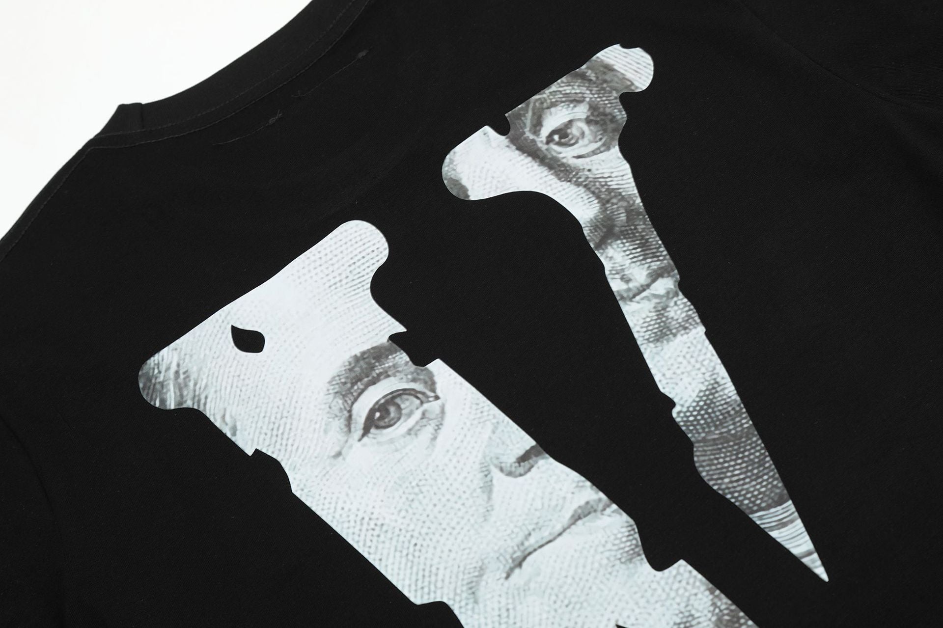 Vlone Big V Letter Graphic Short Sleeve Tee Streetwear Unisex