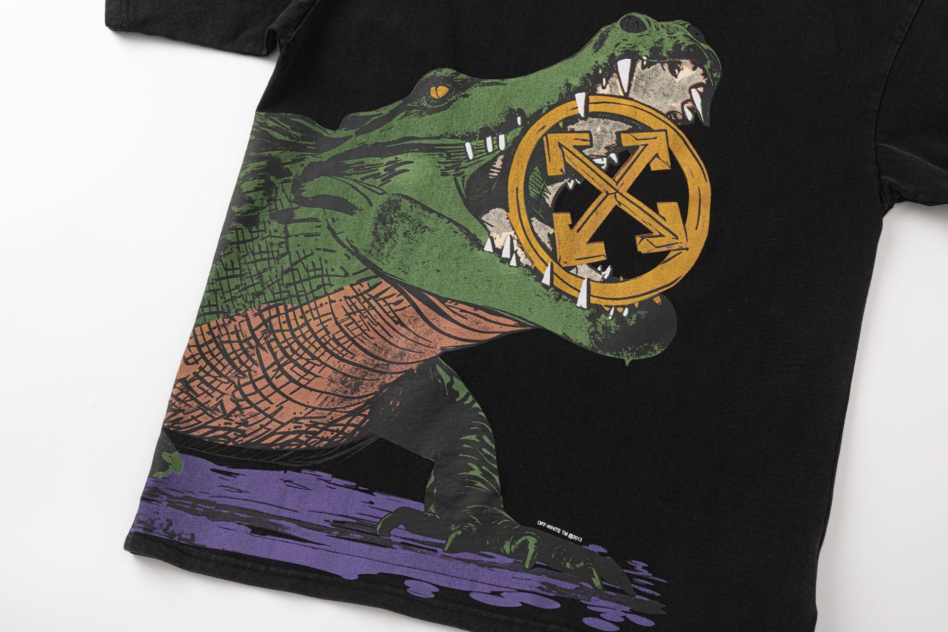 Off-White Crocodile Arrow Pattern Crew Neck Short Sleeve T Shirt Unisex