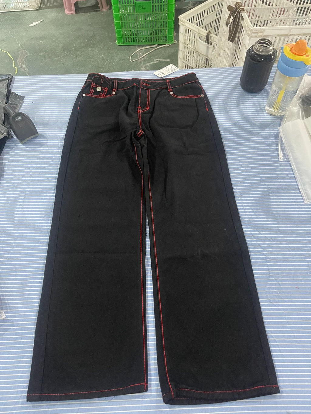 True Religion White Contrast Stitch Horseshoe Straight Jeans Men Y2K