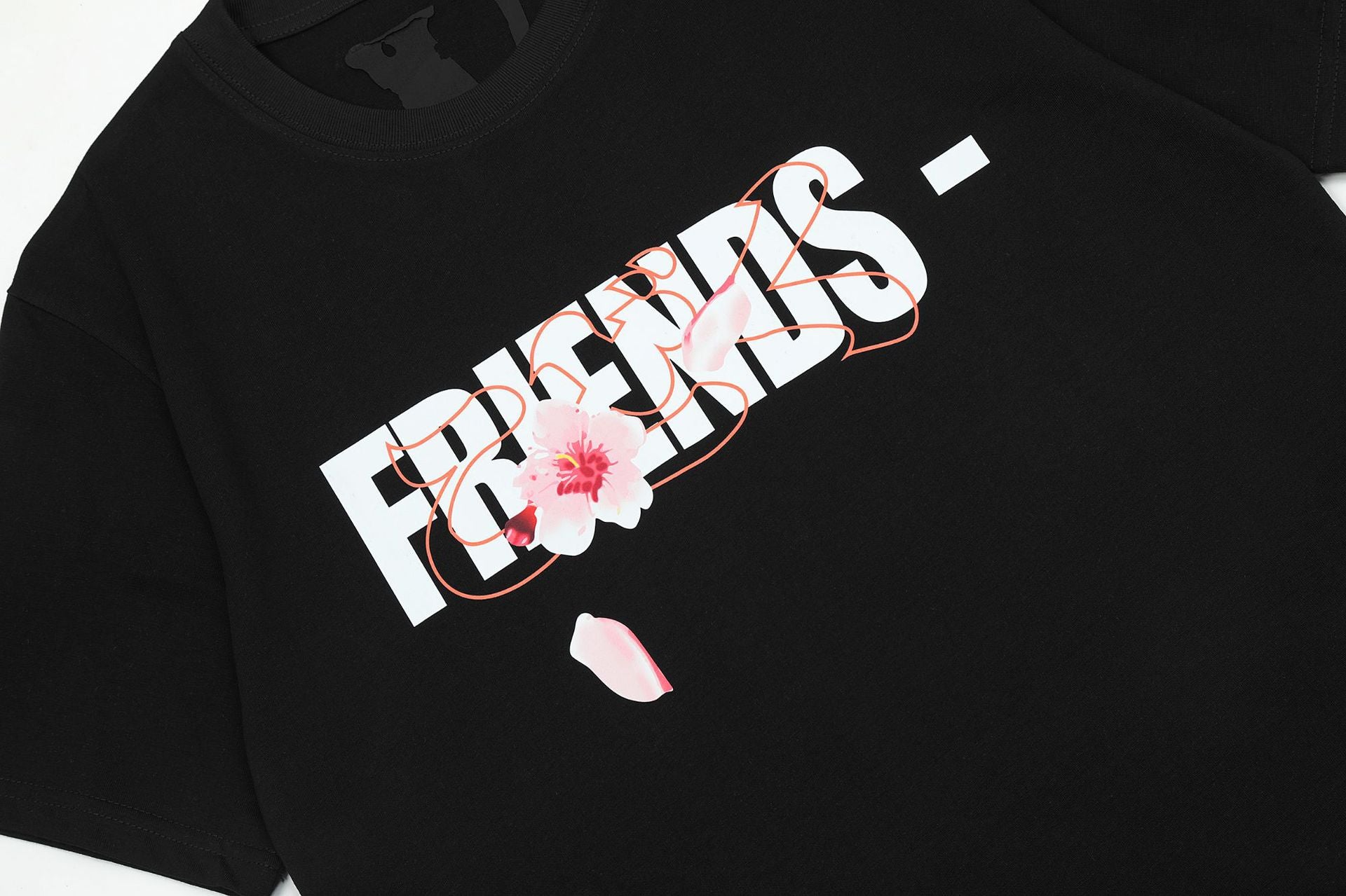 Vlone Big V Letter Graphic Short Sleeve Tee Streetwear Unisex