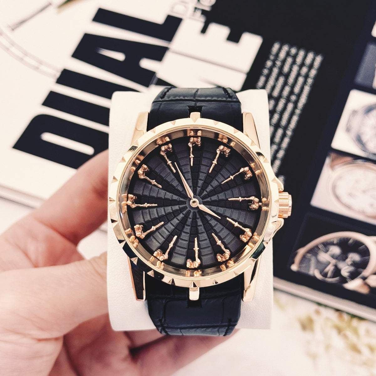 12 Round Table Knights Men Watch 3D Skeleton Dial Quartz Wrist Watch
