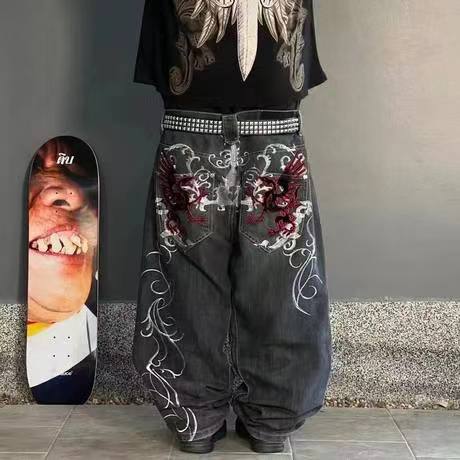 Y2K Gothic Baggy Weite Jeans mit Flügel- und Kreuz-Stickerei
