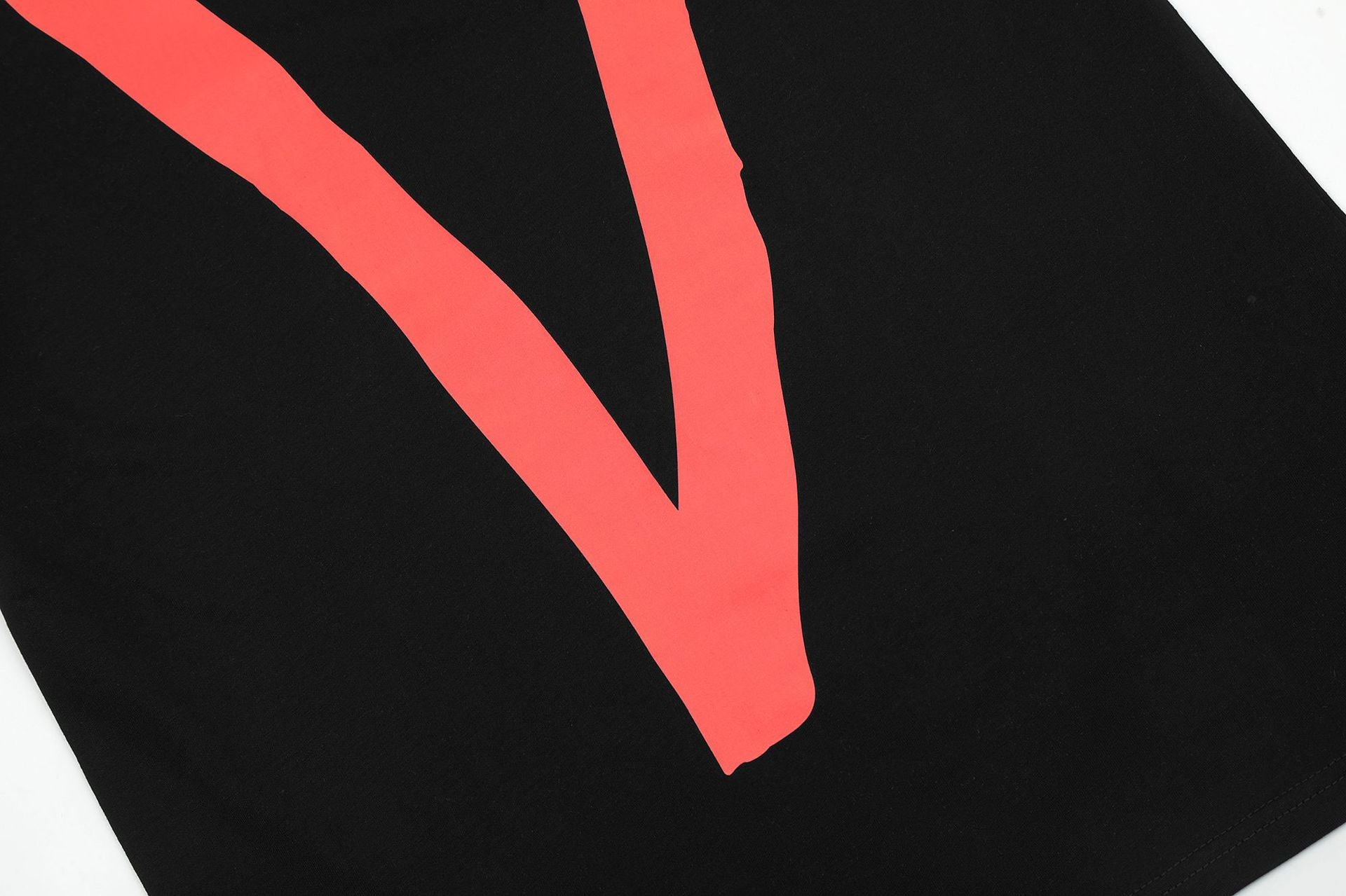 Vlone Big V Letter Graphic Short Sleeve Tee Streetwear Unisex