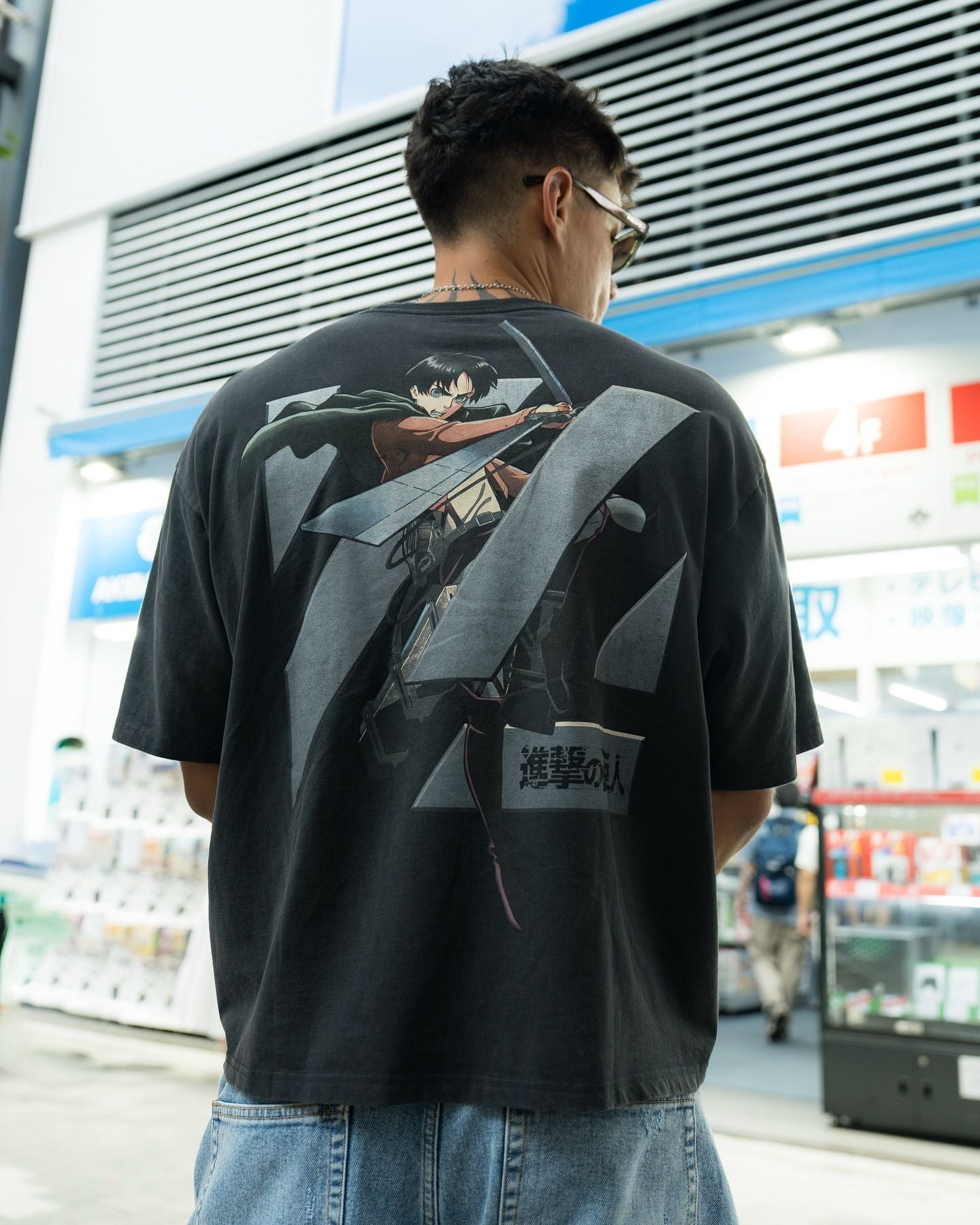 YOUNGLA 4186 AOT© x YLA Cropped Tees