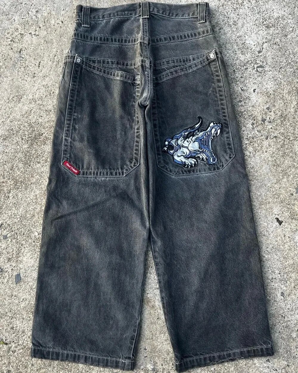 JNCO Style Y2K Baggy Jeans Drachen- & Poker-Stickerei Streetwear Denim-Hose
