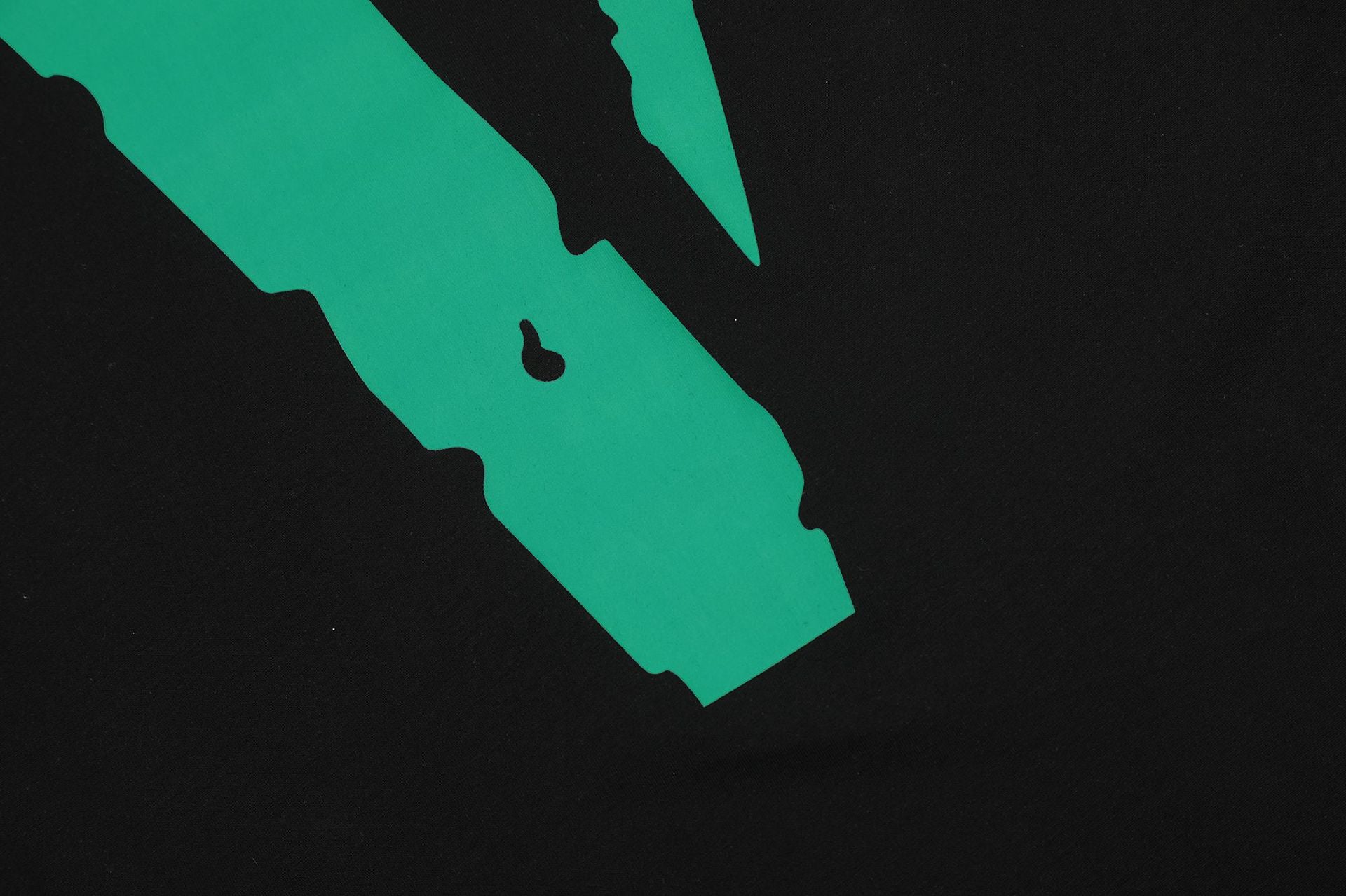 Vlone Big V Letter Graphic Short Sleeve Tee Streetwear Unisex