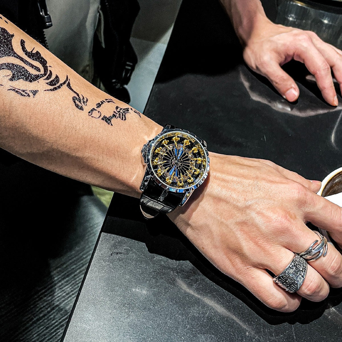 12 Round Table Knights Men Watch 3D Skeleton Dial Quartz Wrist Watch